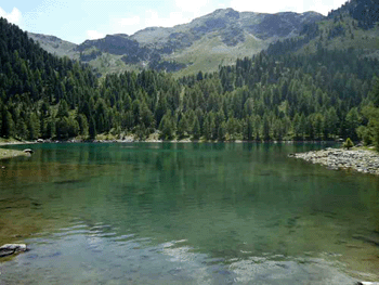 Un lago alpino in Val Pusteria