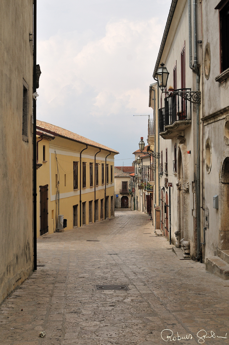 La via principale di Montefusco