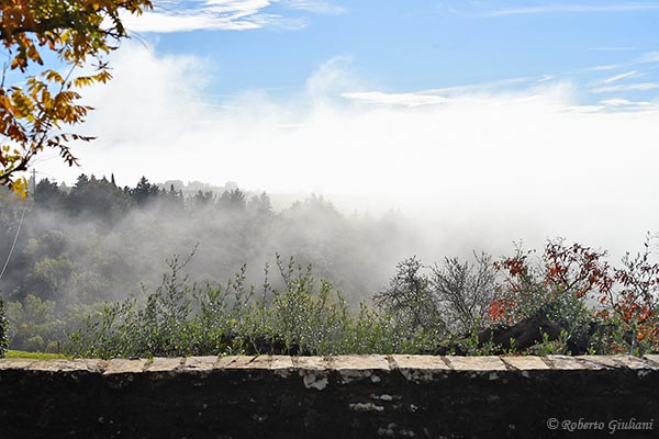 Castelgiocondo: le nubi basse