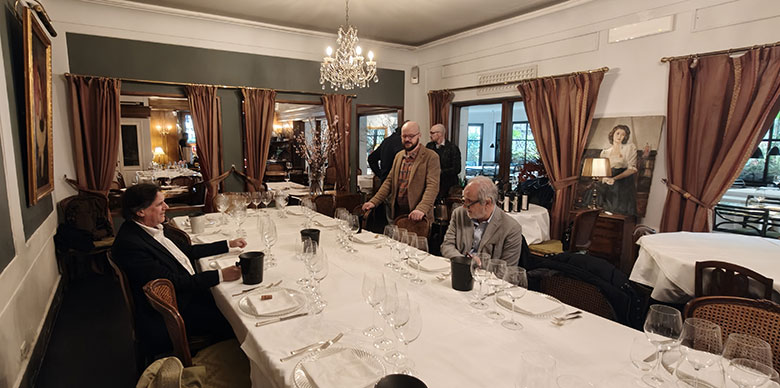 La sala interna del ristorante Al Ceppo